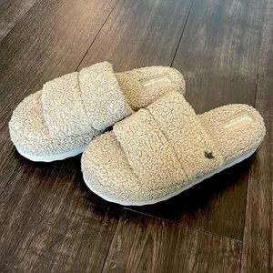 KOOLABURRA BY UGG® Peachee Slide Slippers 8 AMP/beige NEW